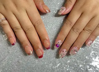 ネイル VIERU 🌈🎀💖のネイルデザイン