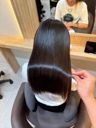 セミロング attrait南堀江所属・KAISEI髪質改善 /縮毛矯正のヘアスタイル