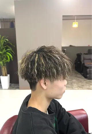 ショート カラー パーマ メンズ KEN 🌟のヘアスタイル