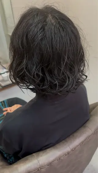 ミディアム パーマ ショート・パーマ・デ ザインカラー/むつみのヘアスタイル