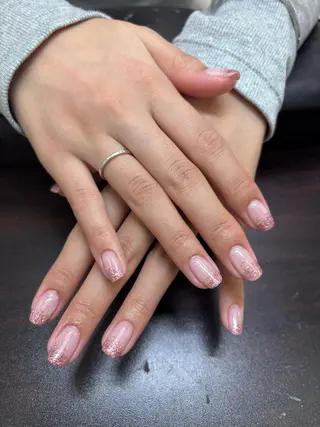 ネイル ネイルサロンエーナイン福住店所属・吉田 采未のネイルデザイン