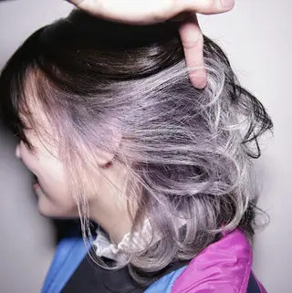 ミディアム カラー 艶髪✨ハイトーン ✨ホワイト✨北宗一郎のヘアスタイル