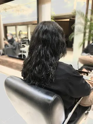 セミロング パーマ classic所属・髪質改善個室サロン' 縮毛矯正・艶カラーのヘアスタイル