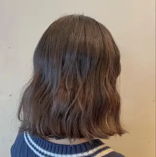 ミディアム カラー 長谷川 華奈子のヘアスタイル