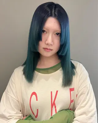 セミロング カラー haco＋所属・圧倒的デザイン力 店長🎨RENAのヘアスタイル