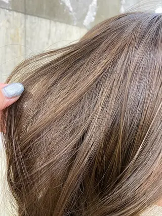 カラー kvell by urban.所属・KVELL ユナのヘアスタイル