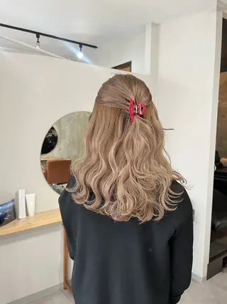 セミロング カラー ヘアアレンジ Noele hair atelier(ノエルヘアアトリエ)所属・北上ゆい/個性派/ ナチュラルアレンジのヘアスタイル