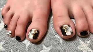 ネイル 'mm所属・'mm  (ミリ) ＭＡＮＡＭＩのネイルデザイン