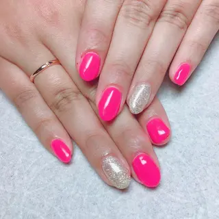 ネイル THECOLORS所属・近貞 莉奈のネイルデザイン