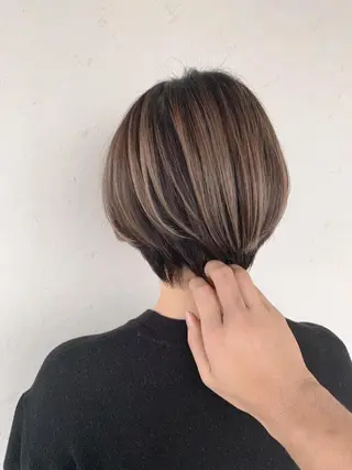 ショート 髪質改善 上品艶感カラーのヘアスタイル