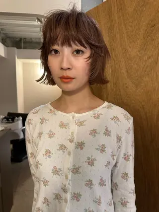 ミディアム カラー 上田 恋菜のヘアスタイル