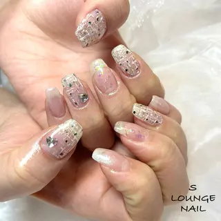 ネイル S LOUNGE NAIL所属・パーツたくさん🍓 SUMIのネイルデザイン