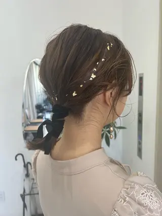 ミディアム ベージュカラー ヘアセットのヘアスタイル