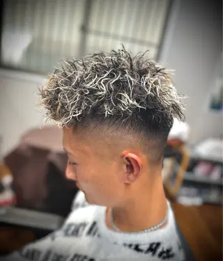 ショート パーマ メンズ ヘアーサロン・シルエット箱崎店所属・井尾 美空斗のヘアスタイル