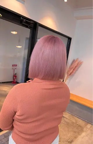 ショート カラー ハイトーンカラ ー/小川のヘアスタイル