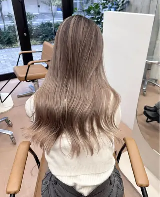 ロング カラー 森本 笑のヘアスタイル