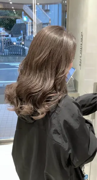 ロング カラー 幡野 葵のヘアスタイル