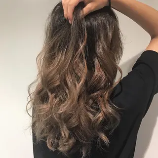 ロング カラー ヘアアレンジ Zina渋谷エリア マネージャShionのヘアスタイル