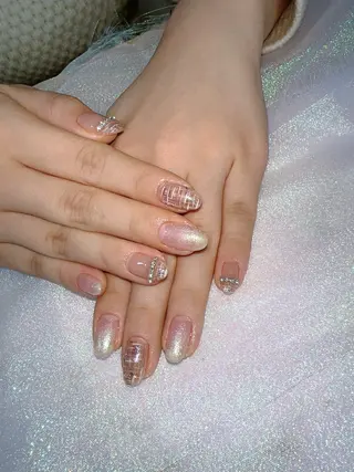 ネイル Hey🌈NAIL 長さ出し専門店のネイルデザイン