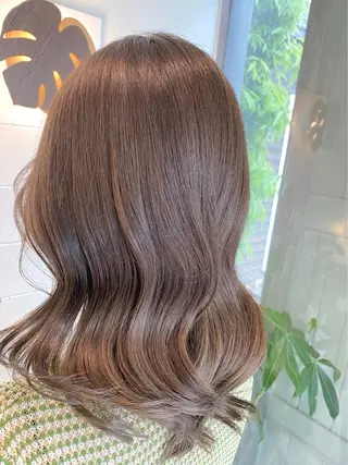 ミディアム カラー 芝田 明友香のヘアスタイル