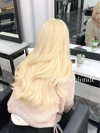 ロング カラー エクステ🩵ブリーチ 韓国ヘア🩵KAEのヘアスタイル