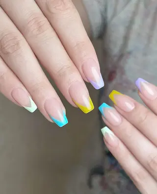 ネイル pink ladyサロン所属・べ にのネイルデザイン