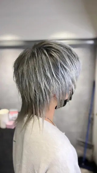 ショート カラー mimiiy梅田 中崎町ハイトーンのヘアスタイル