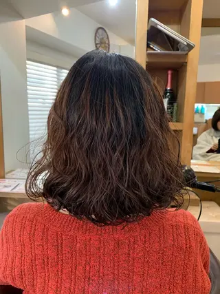 セミロング カラー パーマ エンドウ　ミノリ🤎 /半個室/レイヤーのヘアスタイル