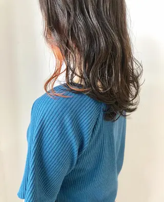 ミディアム カラー 岩田 萌那のヘアスタイル