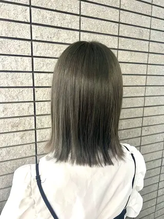 ミディアム カラー 石津 優菜のヘアスタイル