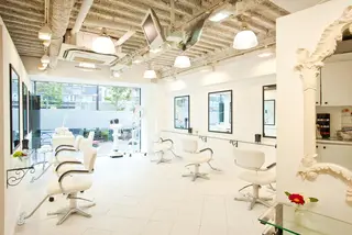 FEERIE AVEDA ARIAKE所属・LUMIA/オーナー 西田わかばのヘアスタイル