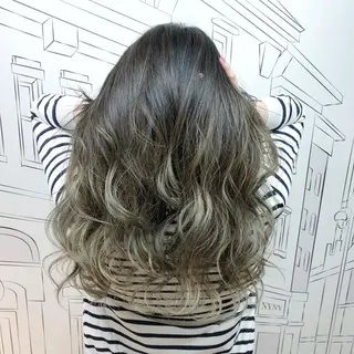 セミロング カラー レイヤー⭐️カラー ⭐️平川雅史のヘアスタイル