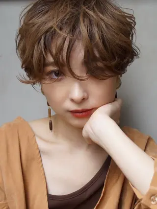 ショート hoNua. 栄/透明感カラーのヘアスタイル