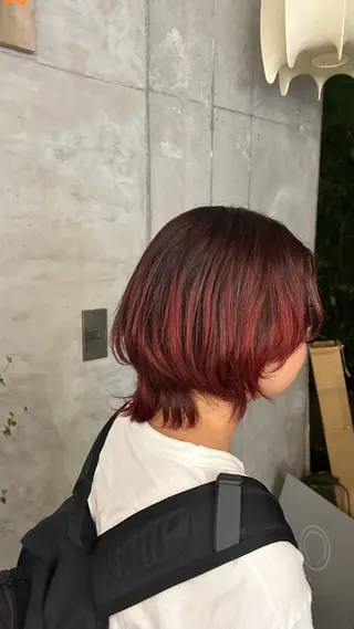 ショート カラー 越阪部 碧子のヘアスタイル