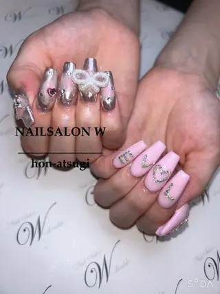 セミロング ネイルサロン ダブルのネイルデザイン