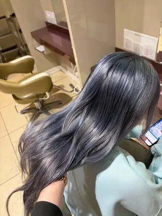 カラー 川本 桃華のヘアスタイル