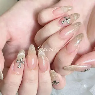 ネイル Queens 榊 まおのネイルデザイン