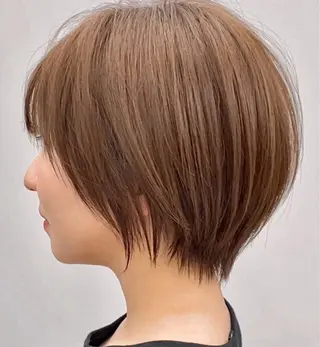 ショート ショート、ボブ 顔周り、前髪✨のヘアスタイル