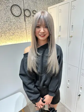ロング 佃 優音のヘアスタイル