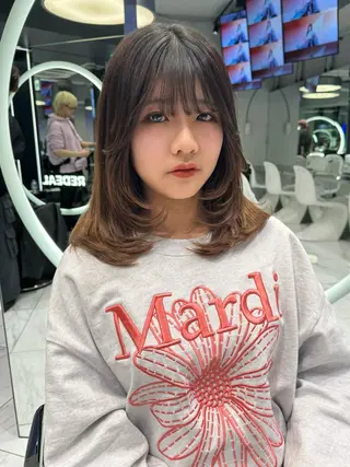 ミディアム REDEAL SHIBUYA所属・maya/レイヤー カット/ミインパーマのヘアスタイル