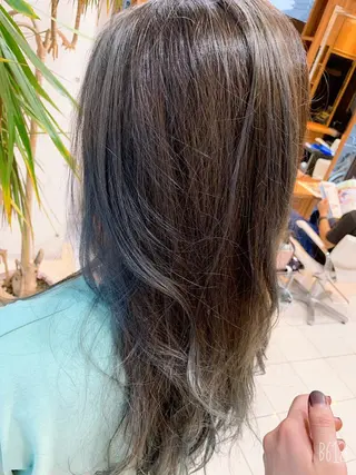 セミロング カラー 白髪ぼかしハイライト 柳川拓哉のヘアスタイル