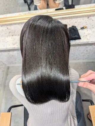 ミディアム パーマ mood 髪質改善 ダブルカラーのヘアスタイル