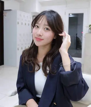 ロング THE GLOBES 表参道原宿所属・山下 凪澄のヘアスタイル