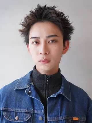 パーマ メンズ 豊崎 佑輔のヘアスタイル