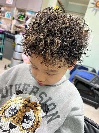 パーマ キッズ ビューティサロン 月麗(ルナ)のヘアスタイル