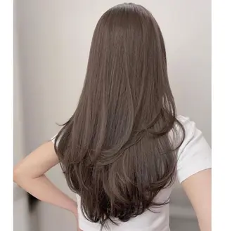 ロング カラー 透明感Color🩶 髪質改善 ユウナ🦋のヘアスタイル