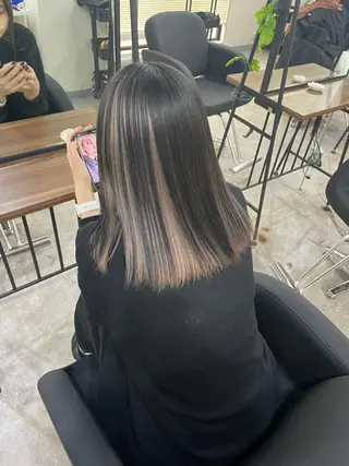 ミディアム Hiroto/ インナーカラー/神戸のヘアスタイル