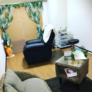 BeJoule所属・岡本 千穂のマツエク・マツパデザイン