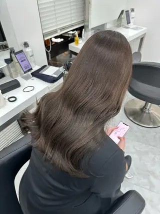 ミディアム rio🧚🏻‍♀️ 暖色/グレージュのヘアスタイル