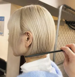 ショート カラー 🌈艶ハイトーン🌈 心を込めます🤝涼介のヘアスタイル